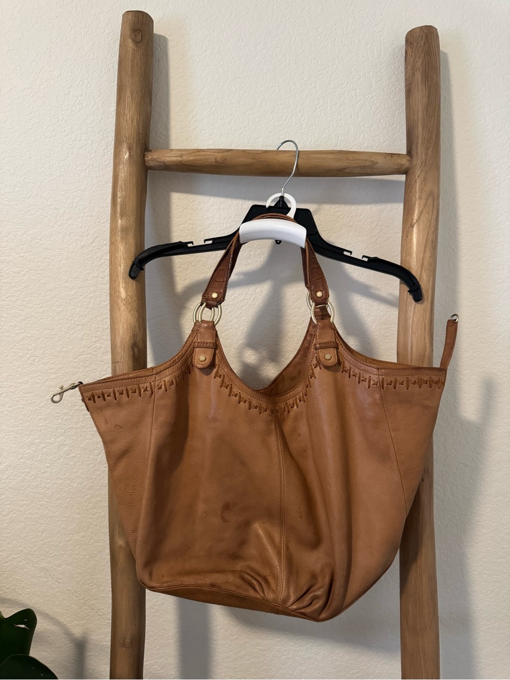 Leather Shoulder Tote Bag in Camel Brown
